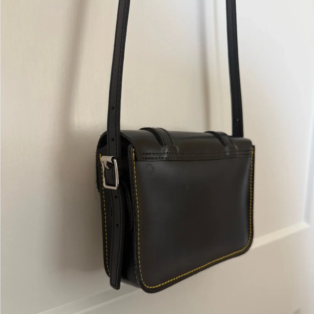 Small Dr Martens crossbody purse - Picture 6 of 8
